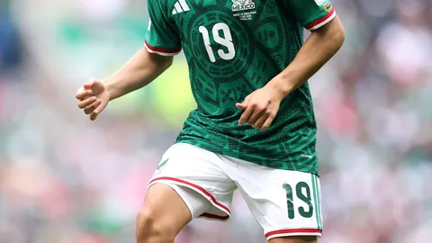 世界杯决赛：阿根廷4-2击败法国夺冠